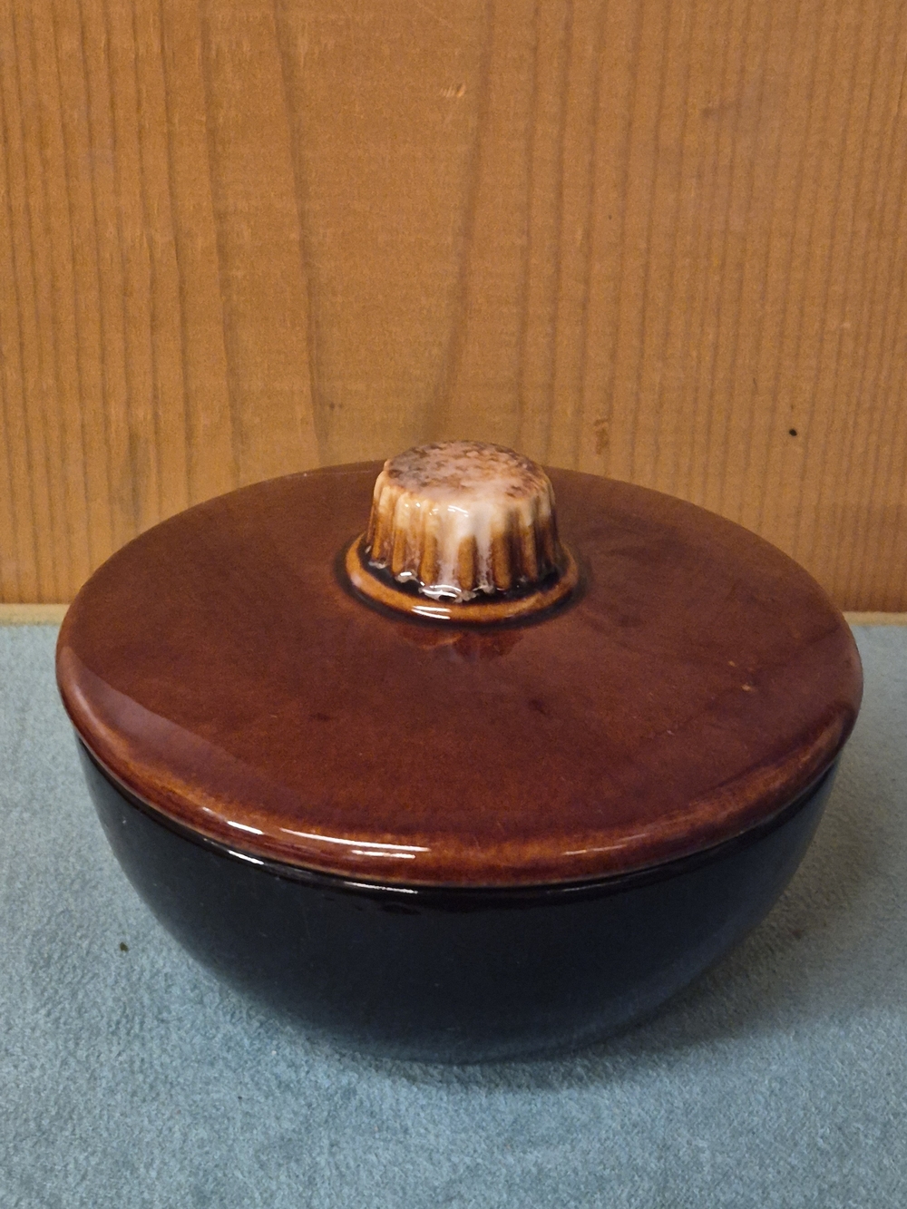 Vintage Hull Pottery Mirror Brown House n Garden Covered Bowl Casserole Drip Gla